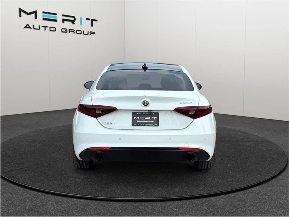 2022 Alfa Romeo Giulia - Image 8 of 20