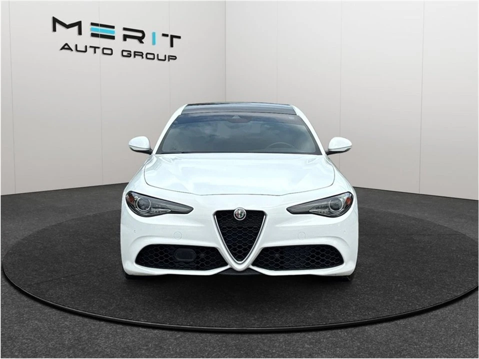 2022 Alfa Romeo Giulia - Image 3 of 20