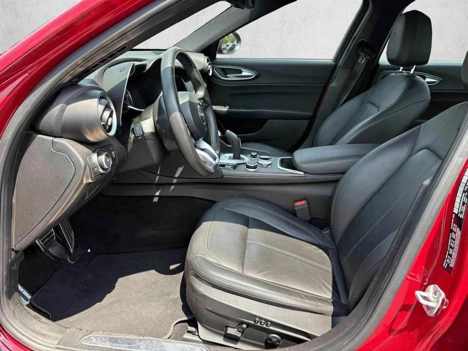 2022 Alfa Romeo Giulia - Image 7 of 19