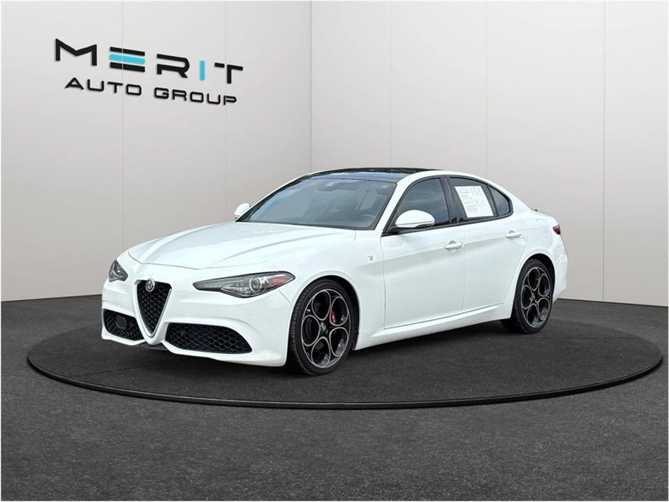 2022 Alfa Romeo Giulia - Image 4 of 20
