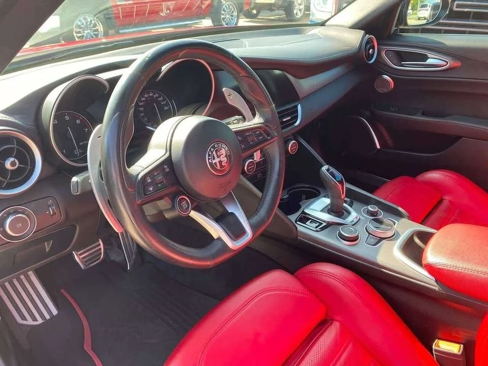2022 Alfa Romeo Giulia - Image 8 of 8