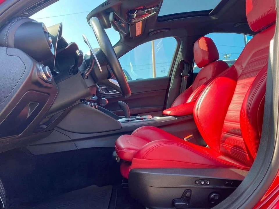 2022 Alfa Romeo Giulia - Image 6 of 8