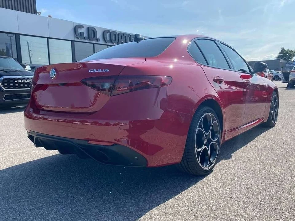 2022 Alfa Romeo Giulia - Image 4 of 8