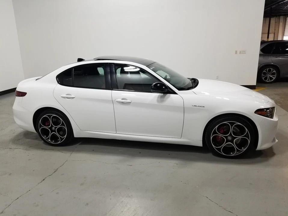 2022 Alfa Romeo Giulia - Image 6 of 20