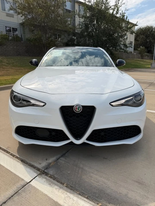 2022 Alfa Romeo Giulia - Image 2 of 15