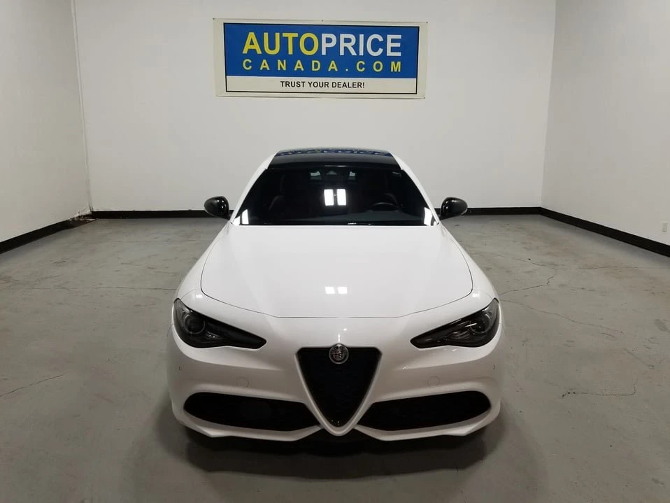 2022 Alfa Romeo Giulia - Image 2 of 20