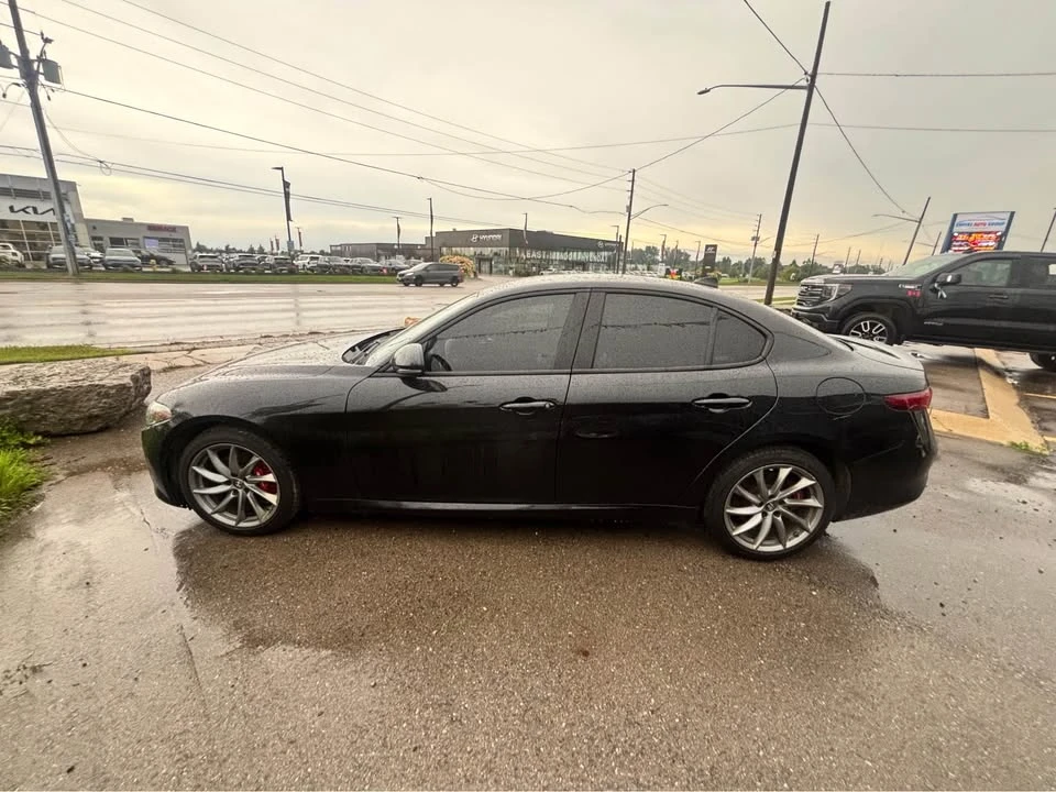 2022 Alfa Romeo Giulia - Image 3 of 20