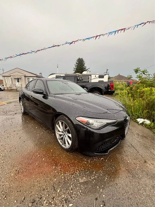 2022 Alfa Romeo Giulia - Image 9 of 20