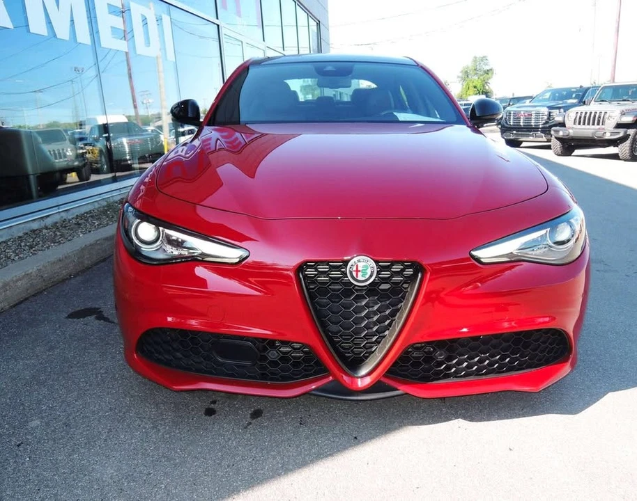 2022 Alfa Romeo Giulia - Image 2 of 10