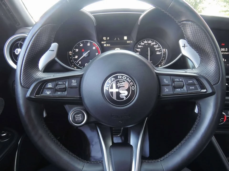 2022 Alfa Romeo Giulia - Image 10 of 10