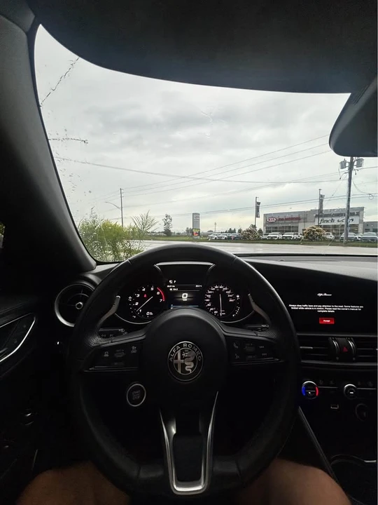 2022 Alfa Romeo Giulia - Image 13 of 20