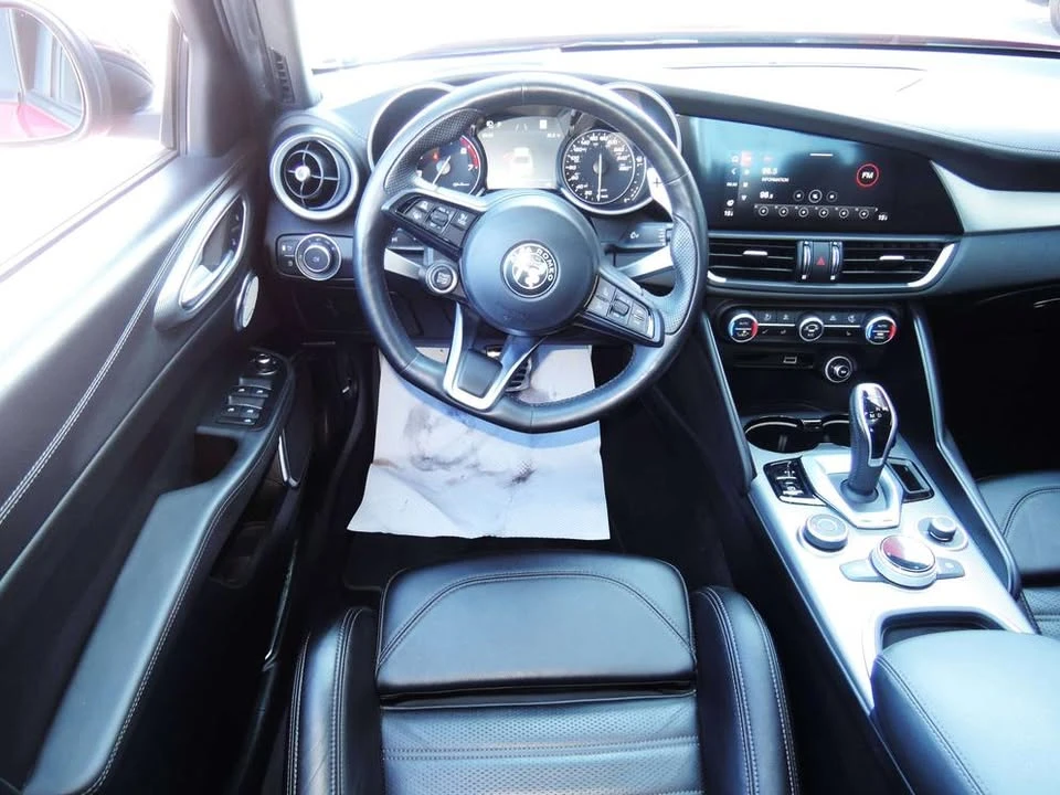 2022 Alfa Romeo Giulia - Image 6 of 10