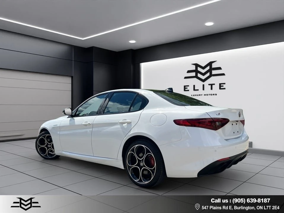 2022 Alfa Romeo Giulia - Image 5 of 20