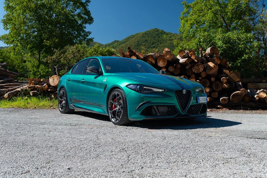 2022 Alfa Romeo Giulia Quadrifoglio - Image 9 of 31