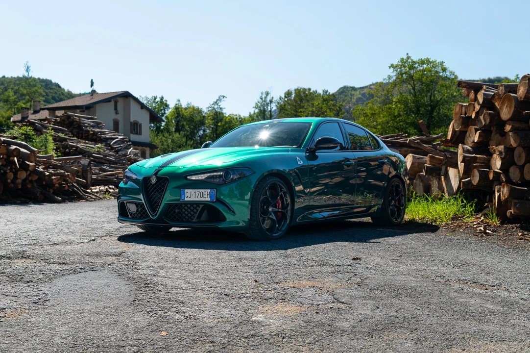 2022 Alfa Romeo Giulia Quadrifoglio - Image 3 of 31
