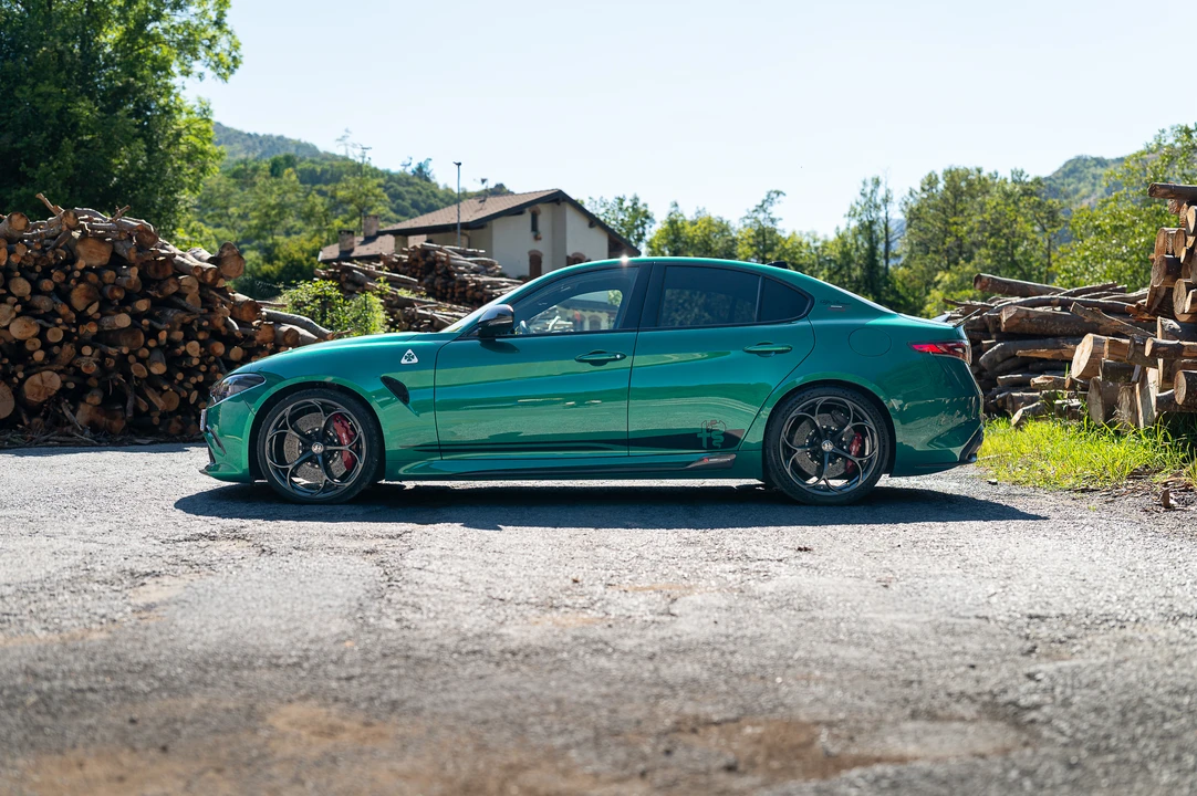 2022 Alfa Romeo Giulia Quadrifoglio - Image 4 of 31