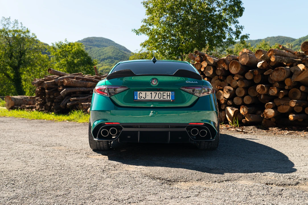 2022 Alfa Romeo Giulia Quadrifoglio - Image 6 of 31