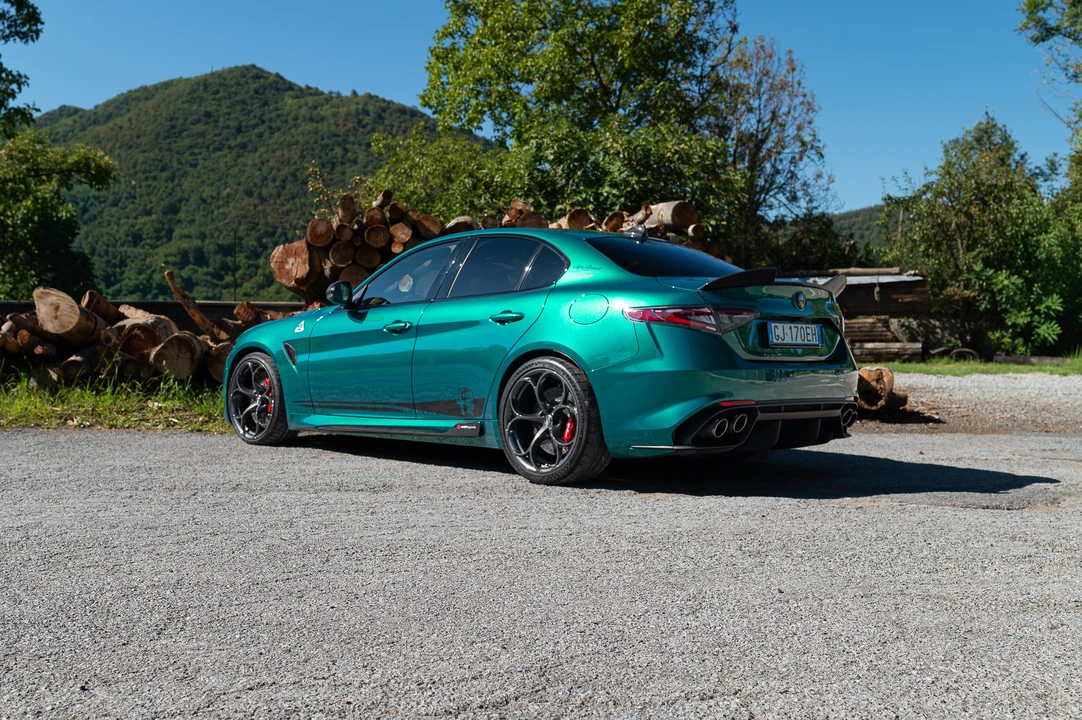 2022 Alfa Romeo Giulia Quadrifoglio - Image 5 of 31