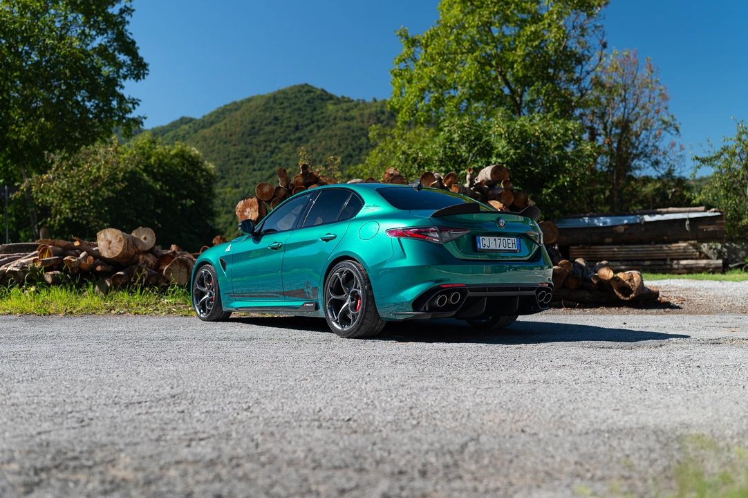 2022 Alfa Romeo Giulia Quadrifoglio - Image 12 of 31