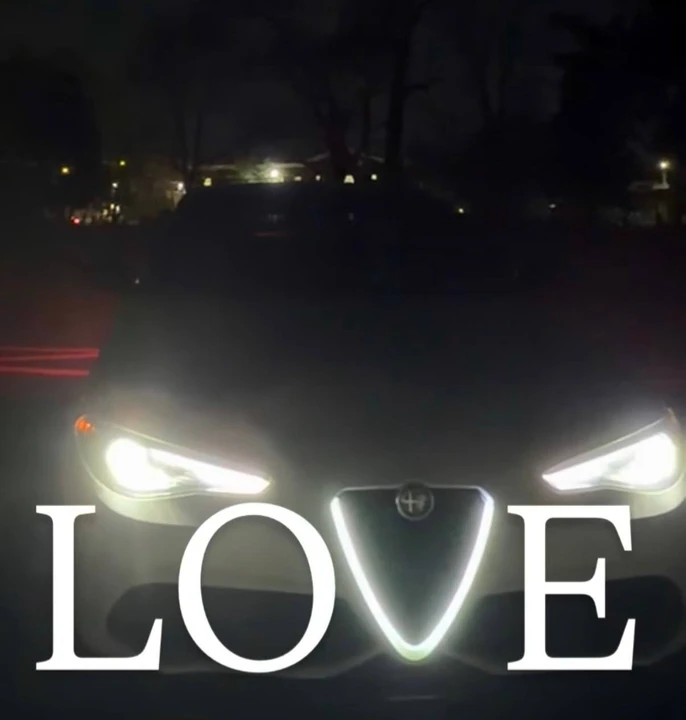 2022 Alfa Romeo Giulia - Image 10 of 21