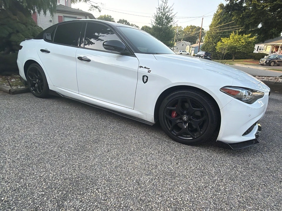 2022 Alfa Romeo Giulia - Image 8 of 21