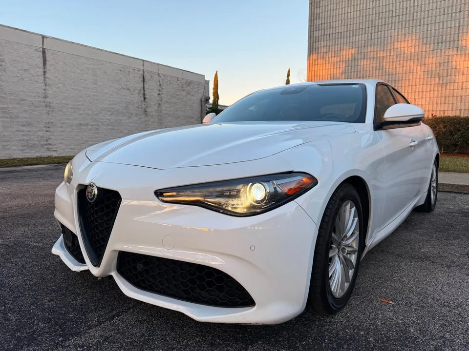 2022 Alfa Romeo Giulia - Image 3 of 20