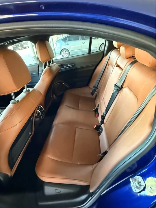 2022 Alfa Romeo Giulia - Image 11 of 14