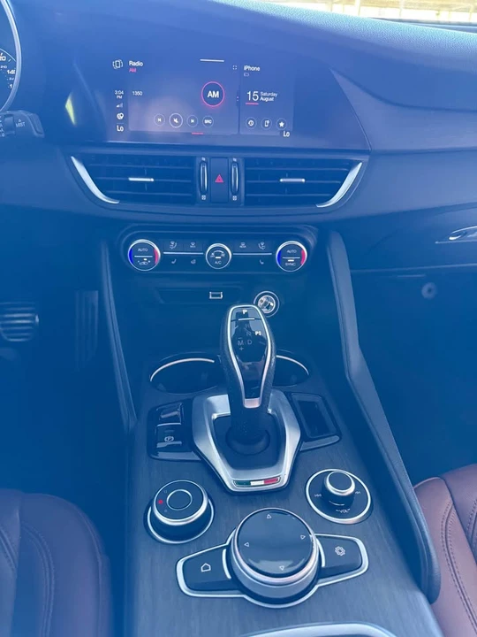 2022 Alfa Romeo Giulia - Image 6 of 14