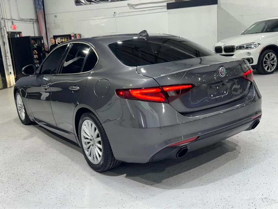 2022 Alfa Romeo Giulia - Image 11 of 13