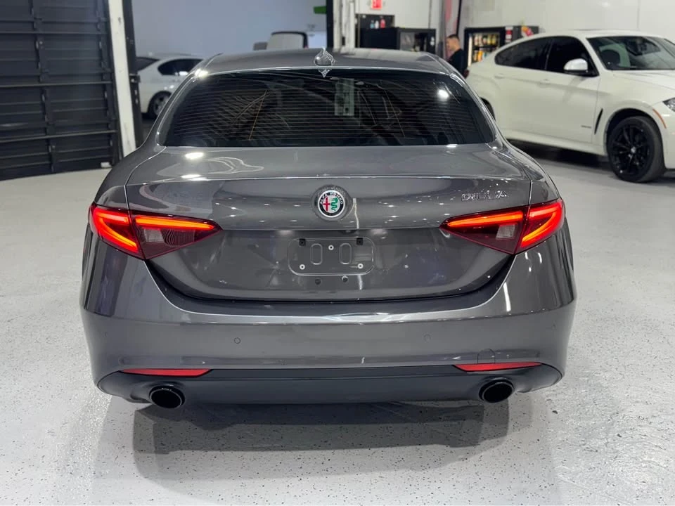 2022 Alfa Romeo Giulia - Image 10 of 13