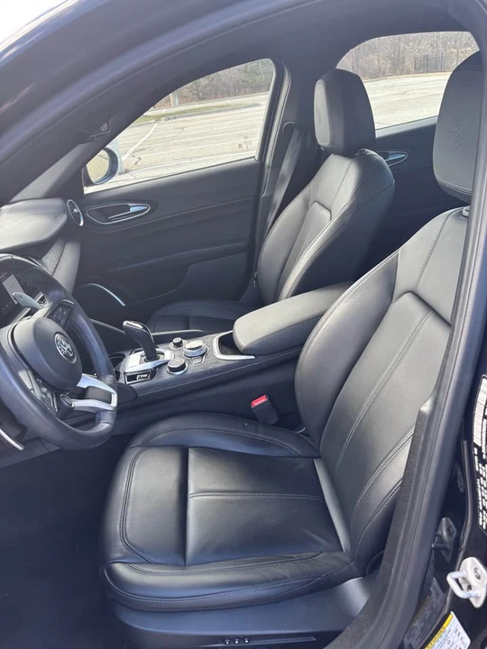 2022 Alfa Romeo Giulia - Image 4 of 6