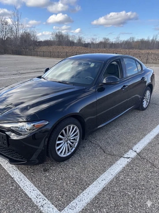 2022 Alfa Romeo Giulia - Image 2 of 6