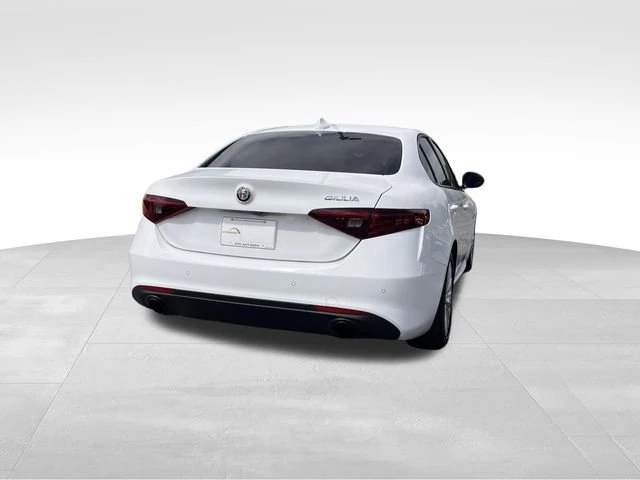 2022 Alfa Romeo Giulia - Image 2 of 17