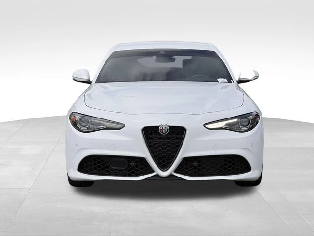 2022 Alfa Romeo Giulia - Image 5 of 17