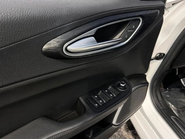 2022 Alfa Romeo Giulia - Image 8 of 17