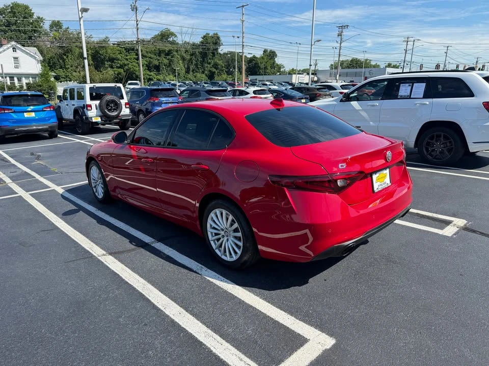 2022 Alfa Romeo Giulia - Image 4 of 12
