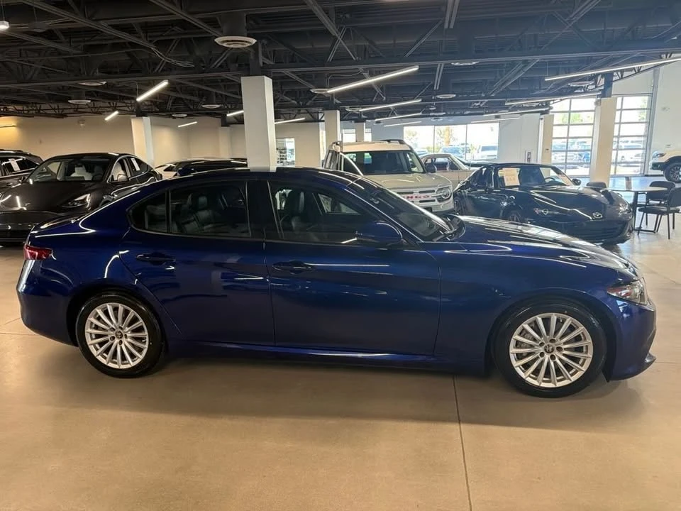 2022 Alfa Romeo Giulia - Image 4 of 16