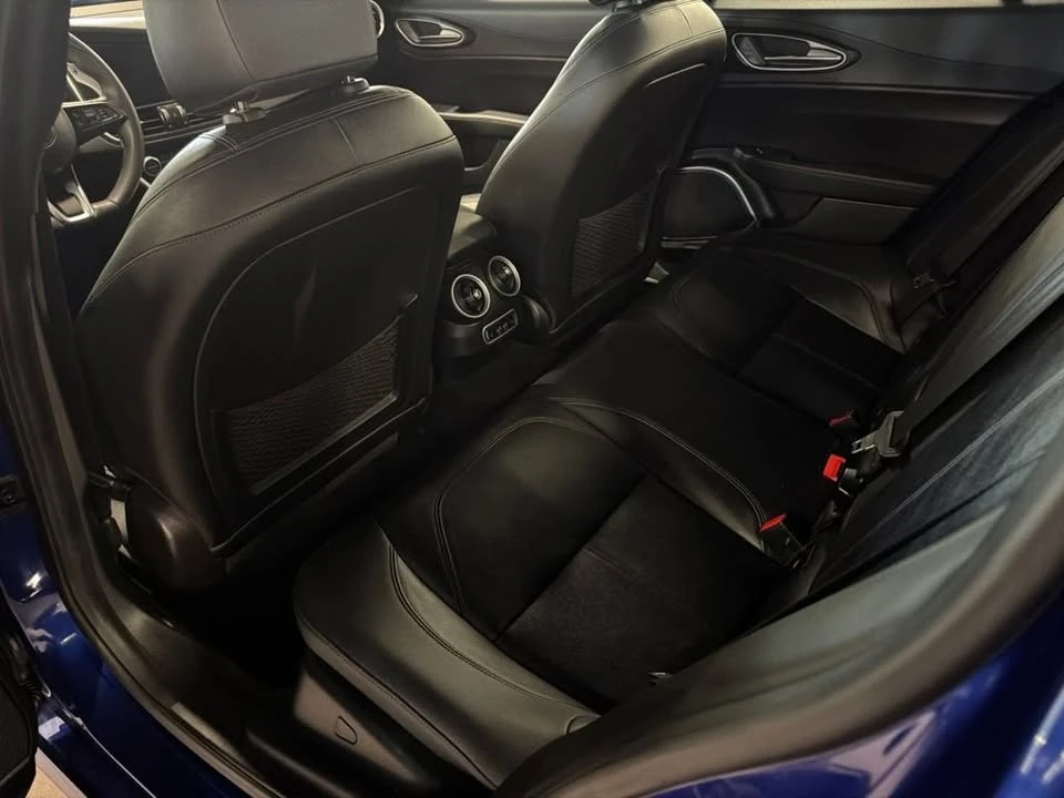 2022 Alfa Romeo Giulia - Image 13 of 16