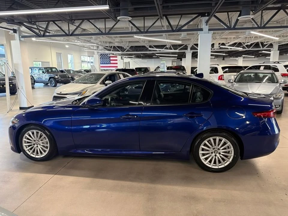 2022 Alfa Romeo Giulia - Image 8 of 16