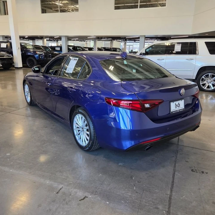 2022 Alfa Romeo Giulia - Image 5 of 20