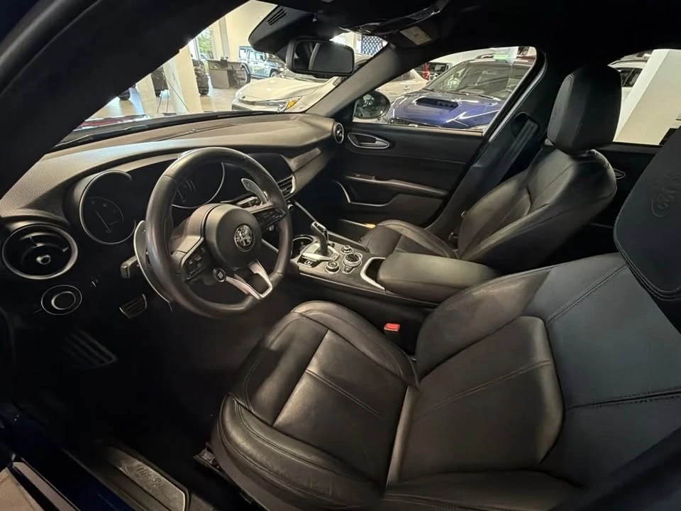 2022 Alfa Romeo Giulia - Image 11 of 20