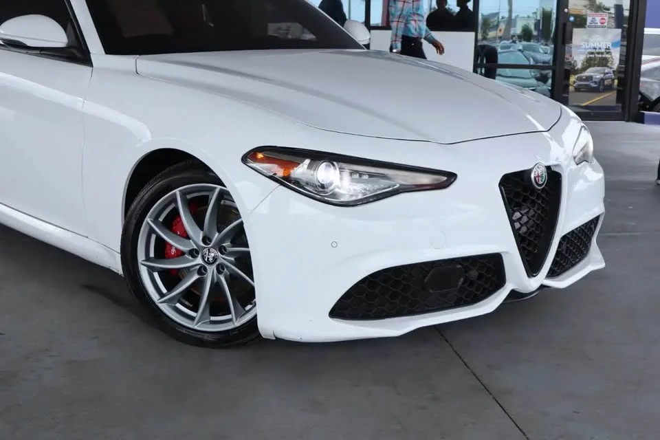 2022 Alfa Romeo Giulia - Image 2 of 14