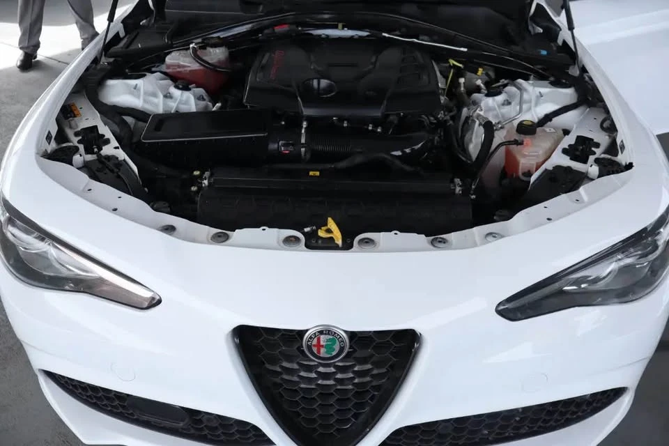 2022 Alfa Romeo Giulia - Image 13 of 14