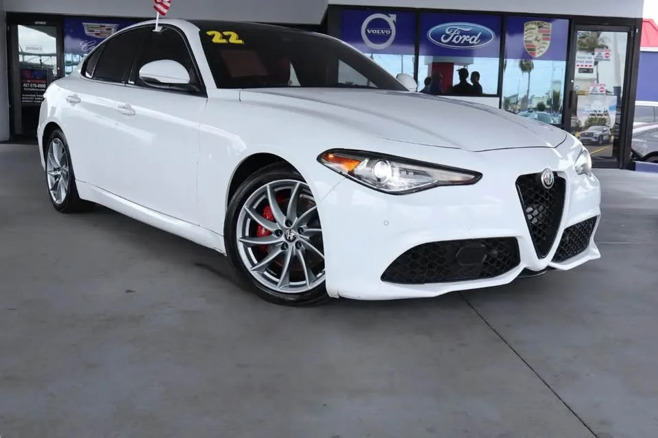 2022 Alfa Romeo Giulia - Image 3 of 14