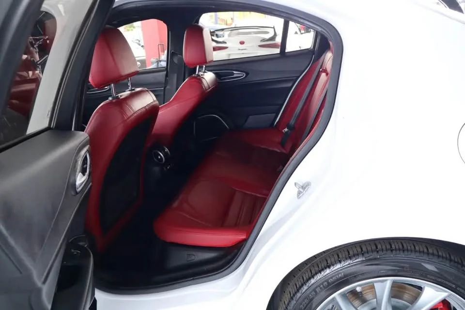 2022 Alfa Romeo Giulia - Image 10 of 14