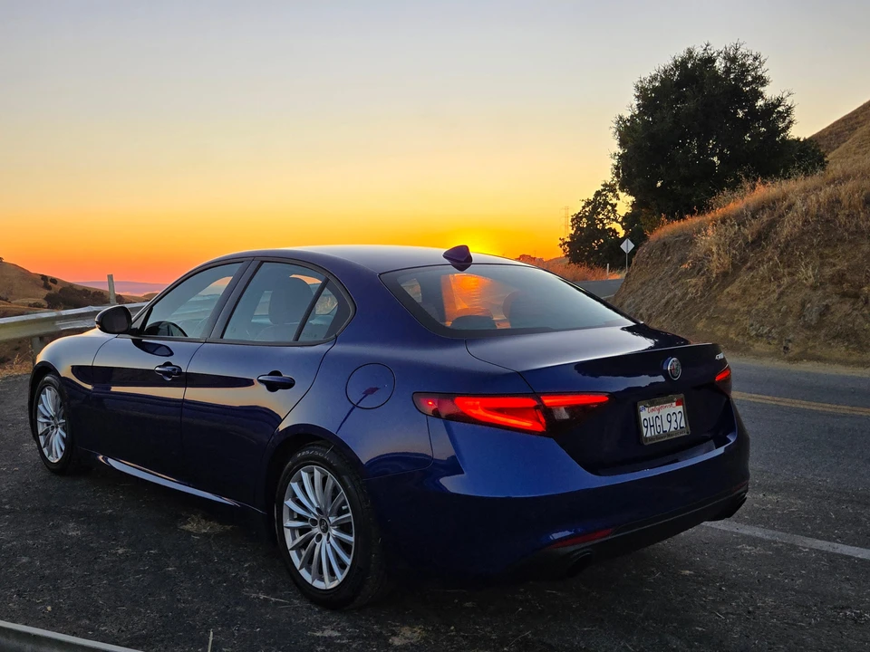 2022 Alfa Romeo Giulia - Image 9 of 31