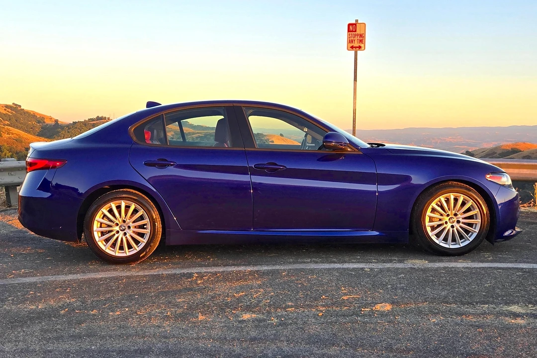 2022 Alfa Romeo Giulia - Image 3 of 31