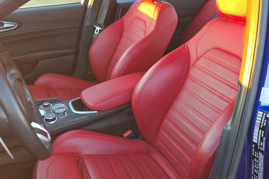 2022 Alfa Romeo Giulia - Image 29 of 31
