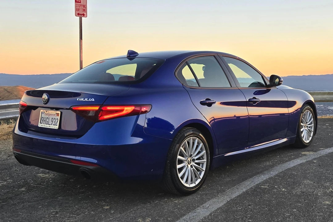 2022 Alfa Romeo Giulia - Image 4 of 31