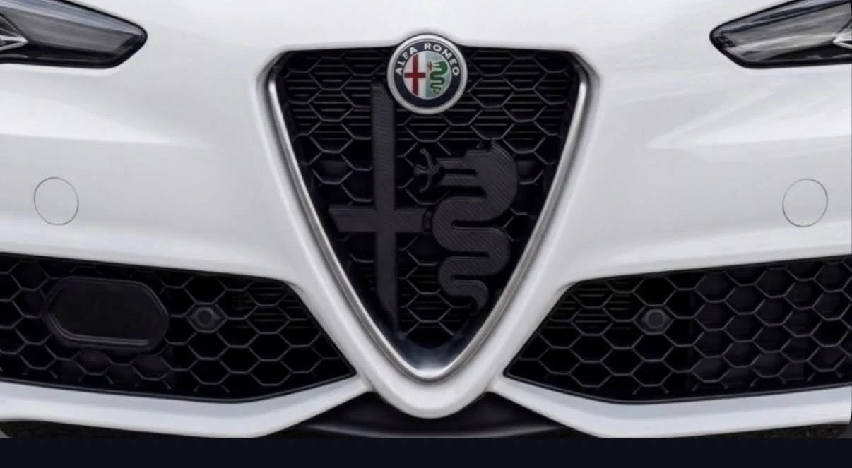 2022 Alfa Romeo Giulia - Image 12 of 21